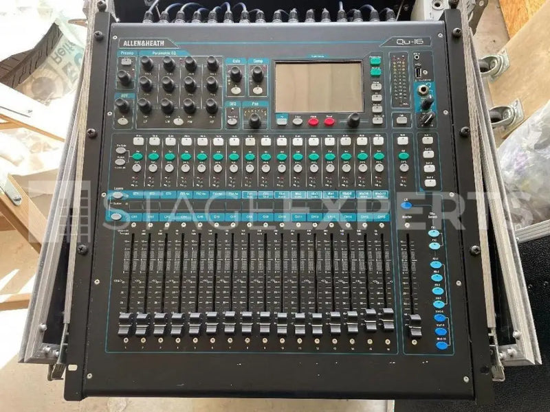 Allen & Heath Qu-16 Digital Mixer with Rack Ears | 16ch