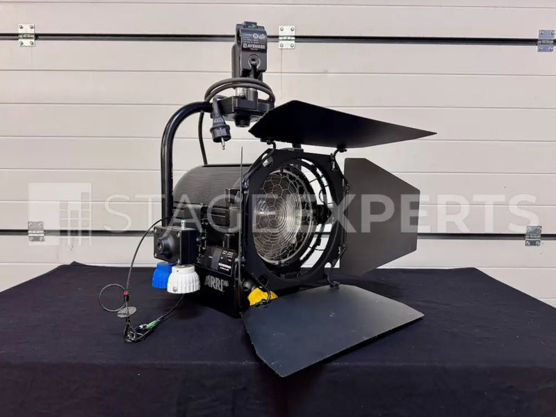 ARRI True Blue ST1 1kW PO Fresnel 4-Light Set, Black