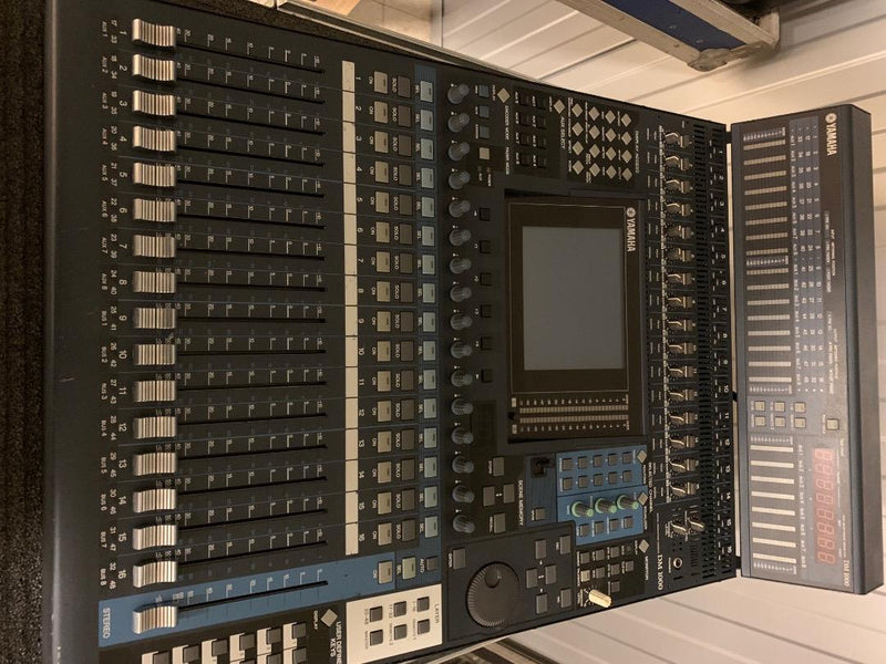 Yamaha DM1000 Digital Mixer Set with Meterbridge & Case
