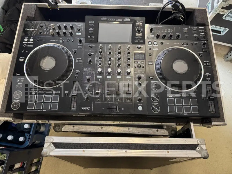 Pioneer DJ XDJ-XZ – All-in-One Controller with Case (AS-IS)