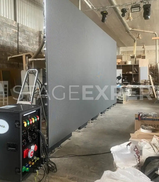 ALPHA P3.9 Outdoor LED Screen 18m² + NovaStar VX400 Package