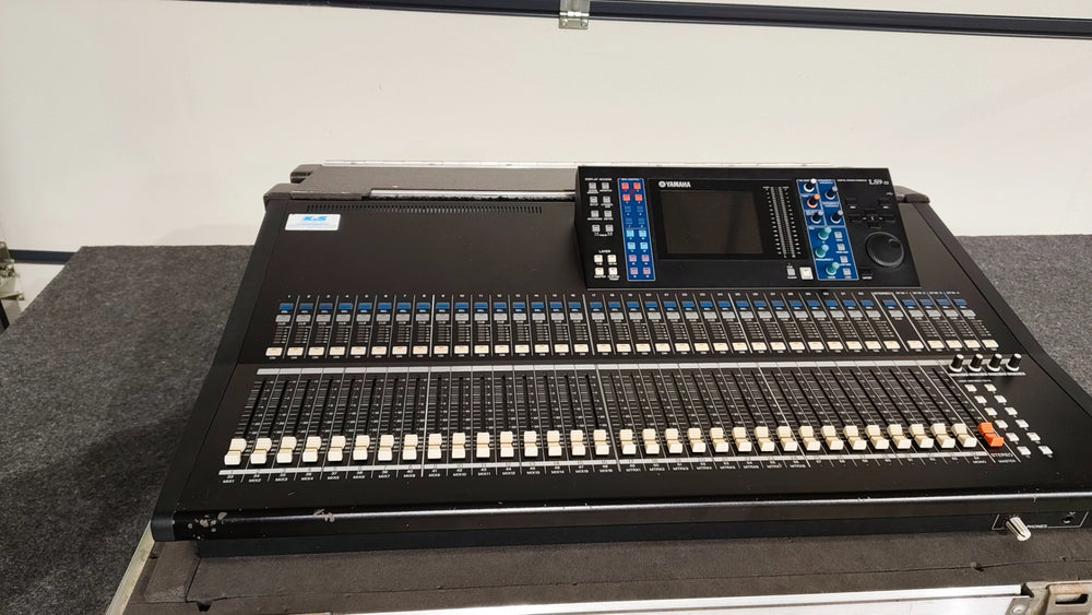 Yamaha LS9-32 Digital Mixing Console in Amptown Case