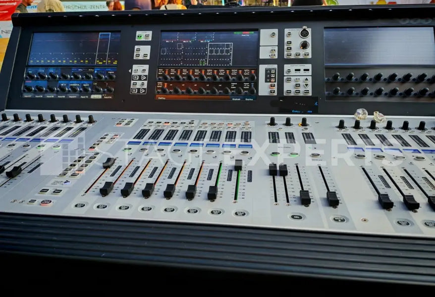 Soundcraft Vi2000 Digital Console with 2 MADI Cards + Case