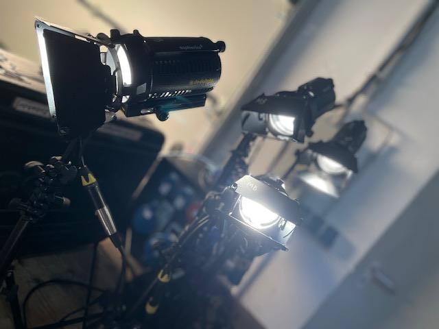 Dedolight 4x 100W Lighting Kit with Case and Accessories