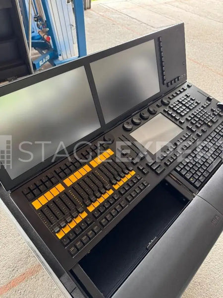 MA Lighting grandMA2 light console with case and Node