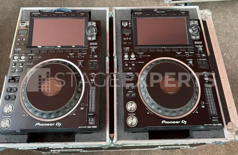 Pioneer CDJ-3000 Pair with Flight Case | Pro Media Players