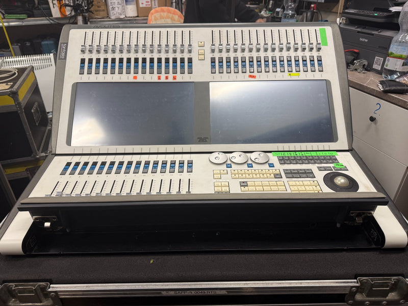 Avolites Sapphire Touch Lighting Console with Flight Case
