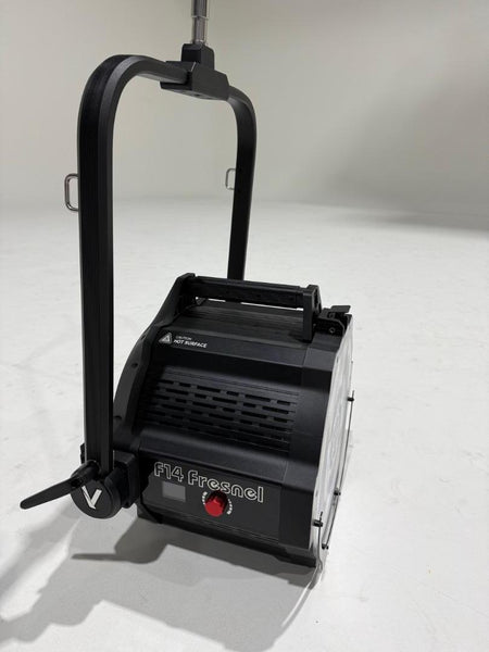 Aputure F14 Fresnel Lens with Yoke, Barn Doors & Case – Pro