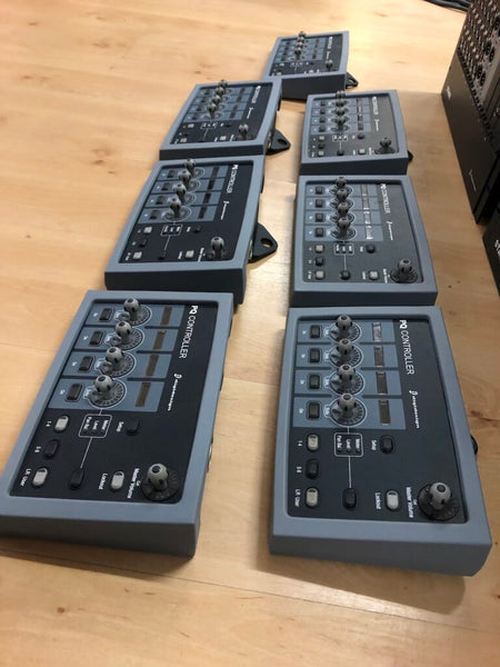 Avid VENUE Personal Q System Package with 7 Controllers
