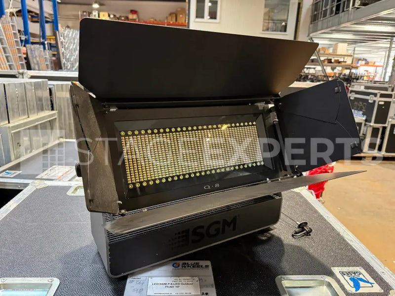 SGM Q-8 LED Floodlights with Barndoors – 4-Unit Flight Case