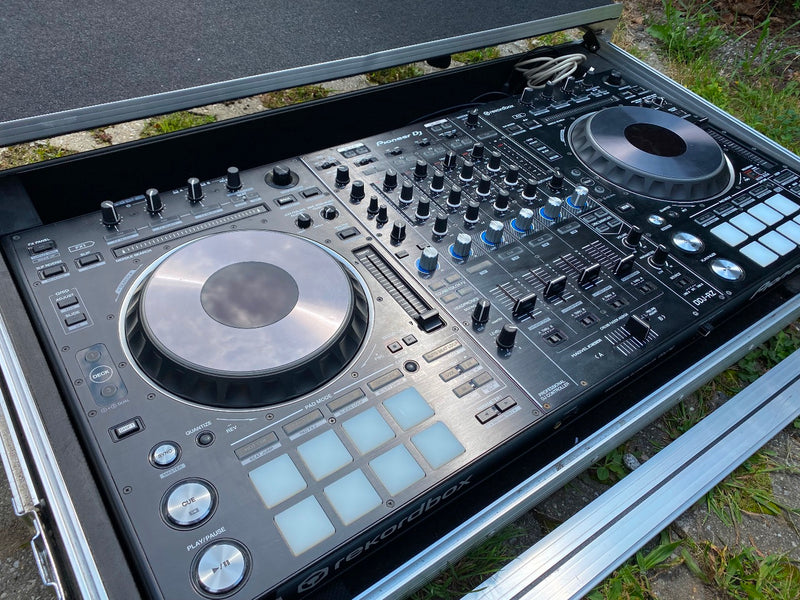 Pioneer DDJ-RZ DJ Controller with Magma Case | Rekordbox