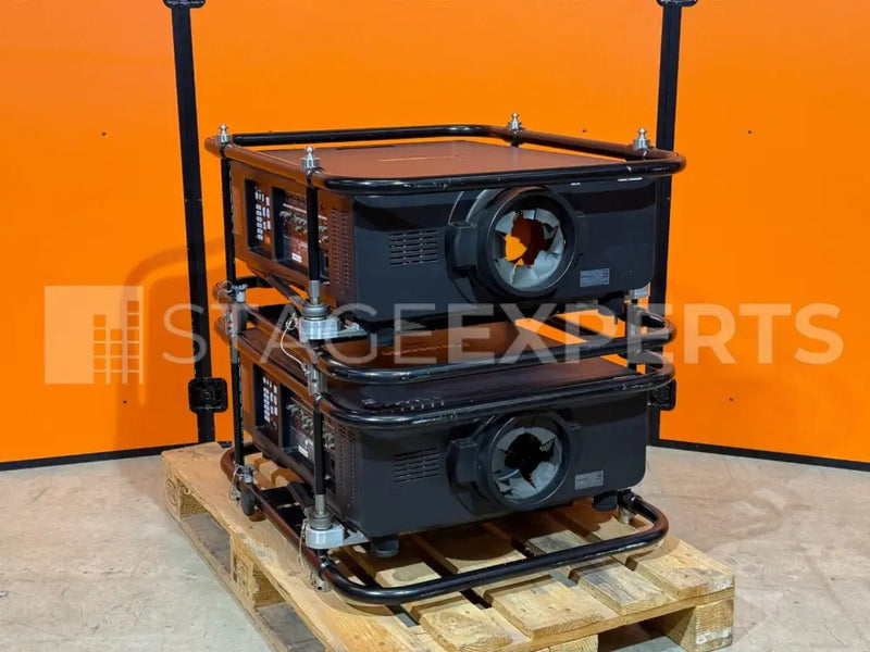Panasonic PT-DS20KE Projector with EVO Frame P20 | 3‑chip DLP
