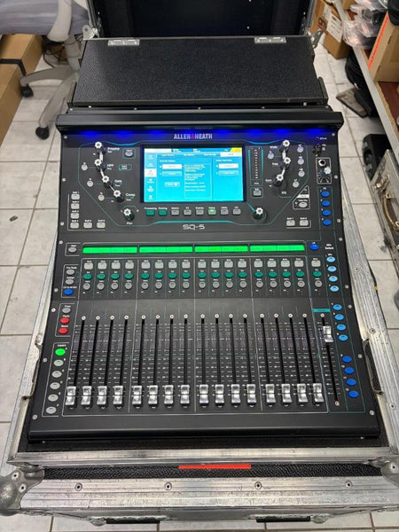 Allen & Heath SQ-5 Digital Mixer with Amptown Flight Case