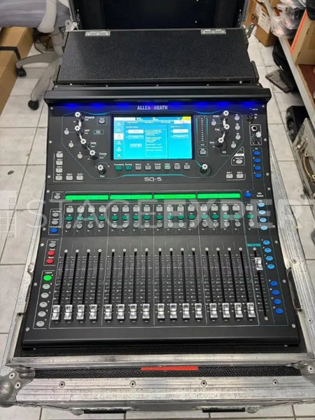 Allen & Heath SQ-5 Digital Mixer with Amptown Flight Case
