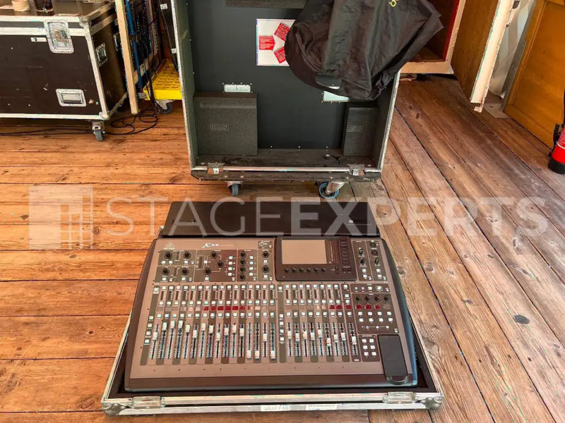 Behringer X32 Digital Mixer with Roadinger Doghouse Case