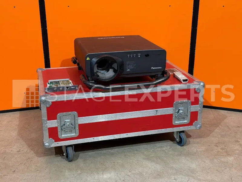 Panasonic PT-DW7000E-K Projector with Case & Handle