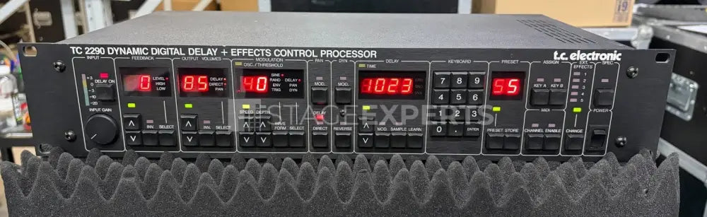 TC Electronic TC 2290 Dynamic Digital Delay Pro Rack FX