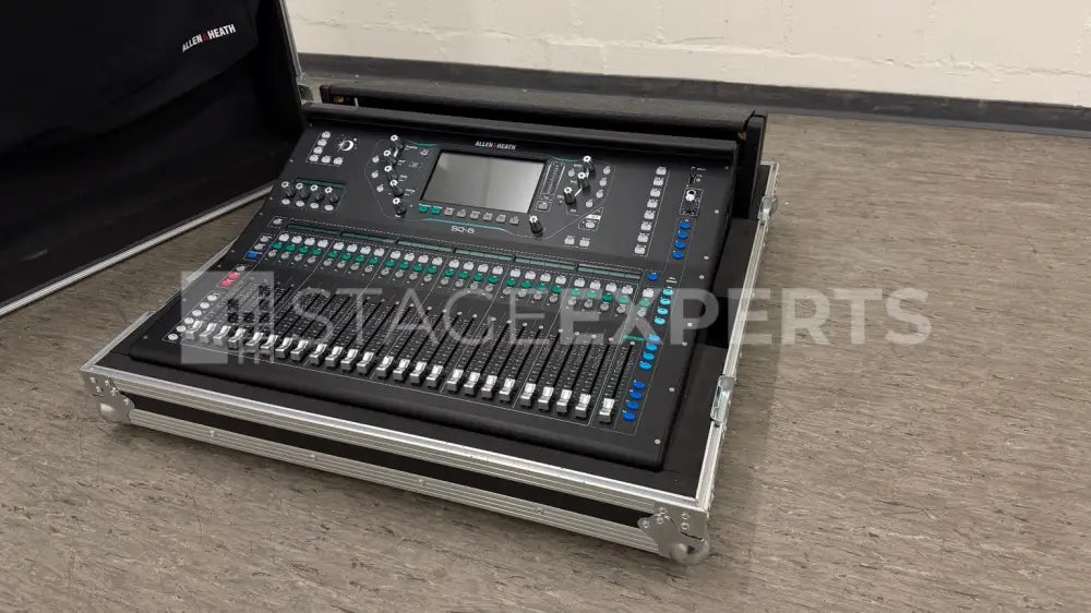 Allen & Heath SQ-6 Bundle: DX168, Flight Case & 50m Reel
