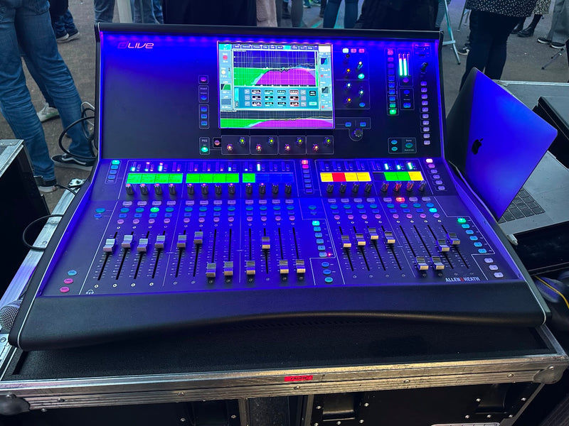 Allen & Heath dLive C2500/DM0 with GX4816 & DX168 Set