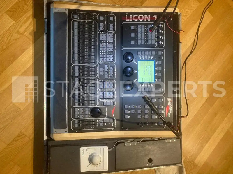JB Lighting Licon1 Lighting Console with Tour Case & Lamps