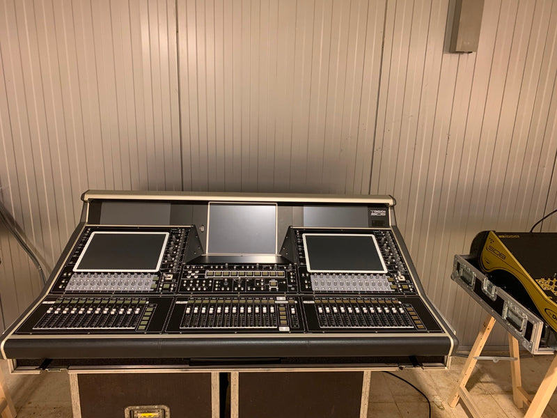 DiGiCo Quantum Q5 Digital Mixing Console with Case