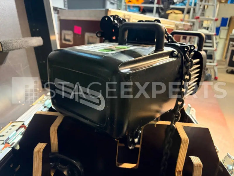 GIS LP500 D8+ Electric Chain Hoist with Flight Case – D8+