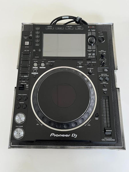 Pioneer CDJ-2000NXS2 Media Player with Flight Case