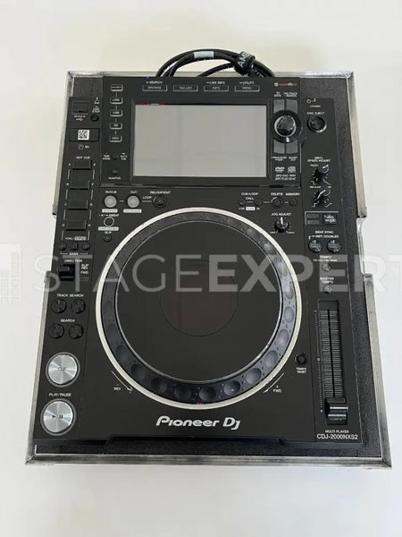 Pioneer CDJ-2000NXS2 Media Player with Flight Case - Pro DJ deck