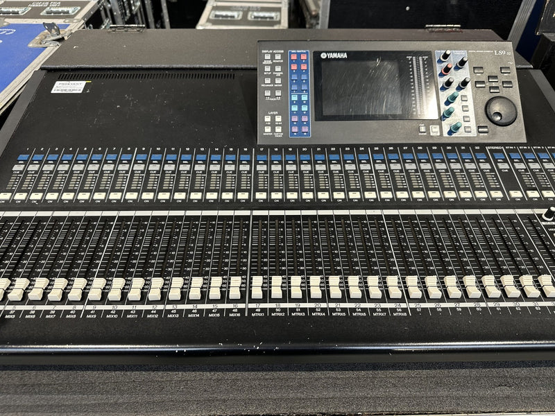Yamaha LS9-32 Digital Mixing Desk – 32-Channel Console