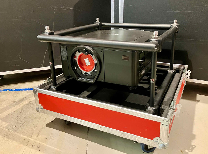 Christie Roadster WU14K‑M Projector, 12,500 lm – Full Kit