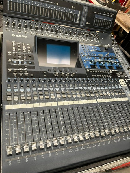 Yamaha 02R96 V2 Digital Mixer with Meter Bridge & Flightcase