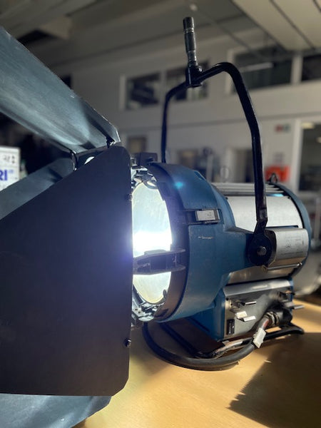 ARRI Sun 2.5/4 kW HMI PAR Set – Flicker‑Free Ballast
