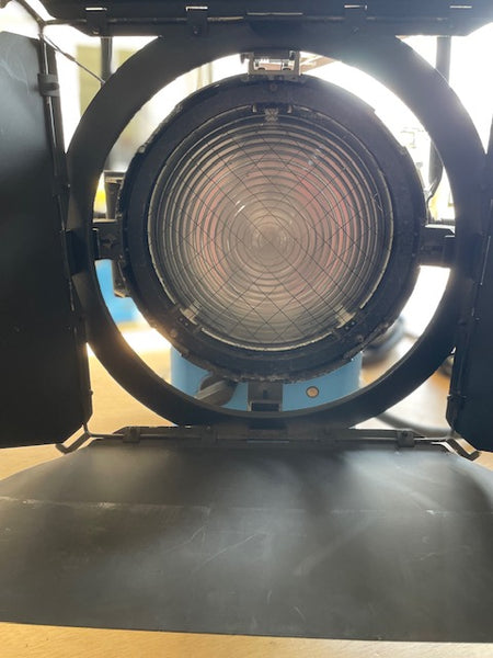 ARRI Daylight Compact 2.5kW HMI – Fresnel Lighting Kit
