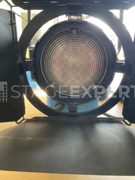 ARRI Daylight Compact 2.5kW HMI – Fresnel Lighting Kit