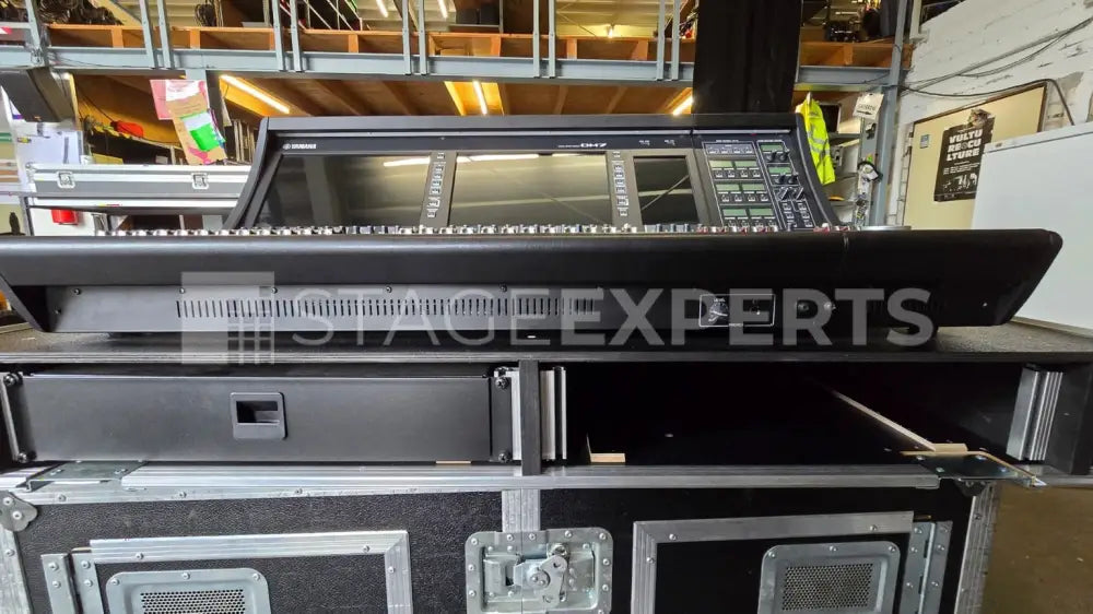 Yamaha DM7 + DM7 Control Digital Mixer with Flight Case