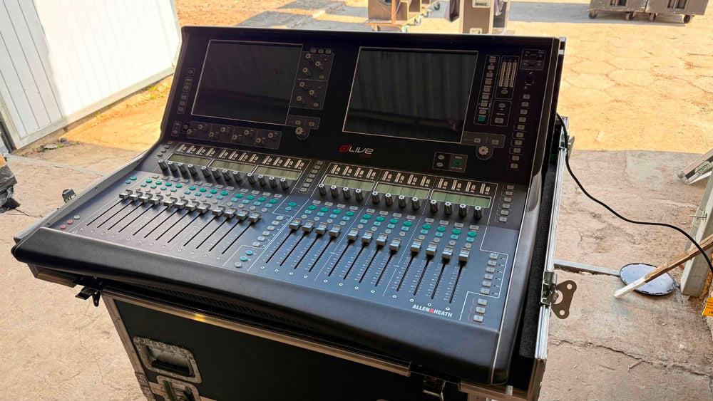 Allen & Heath dLive C3500 + CDM32 Digital Mixing System