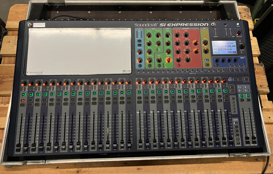 Soundcraft Si Expression 3 Digital Mixing Console with Case