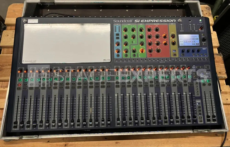 Soundcraft Si Expression 3 Digital Mixer with Flight Case