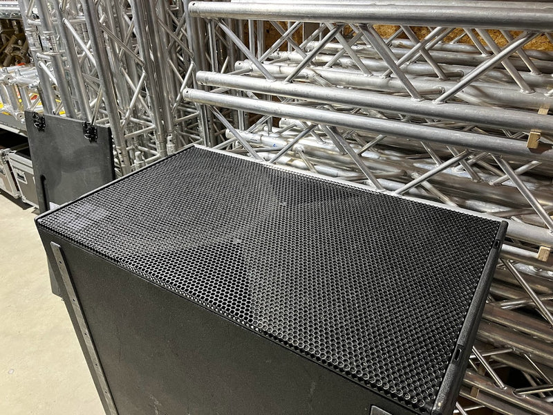 d&b audiotechnik J-INFRA Subwoofer – Cardioid 3x21-inch