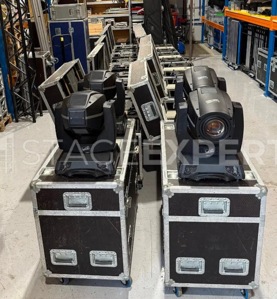 Clay Paky Alpha Spot QWO 800 – 24 fixtures, 2‑unit cases
