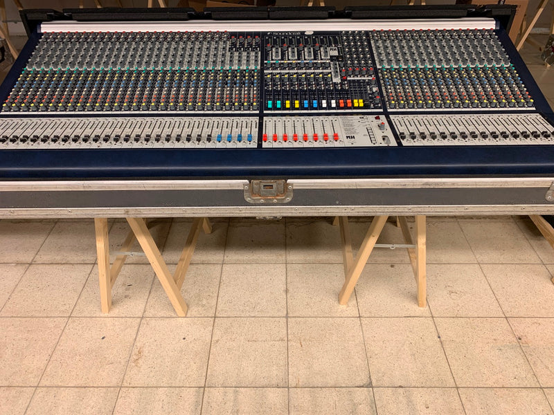 Soundcraft MH2 40+4 Analogue Mixing Desk – Set with Extras