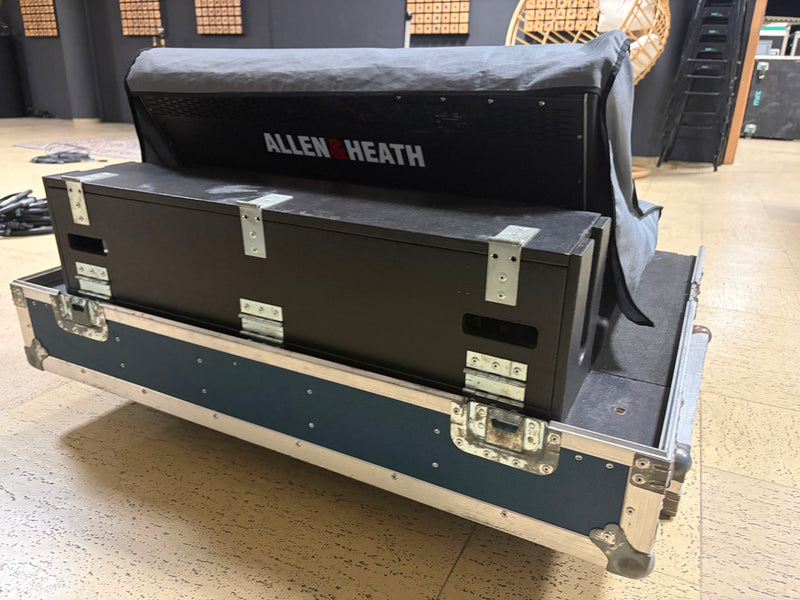 Flight Case for Allen & Heath S3000 with 2U Compartment