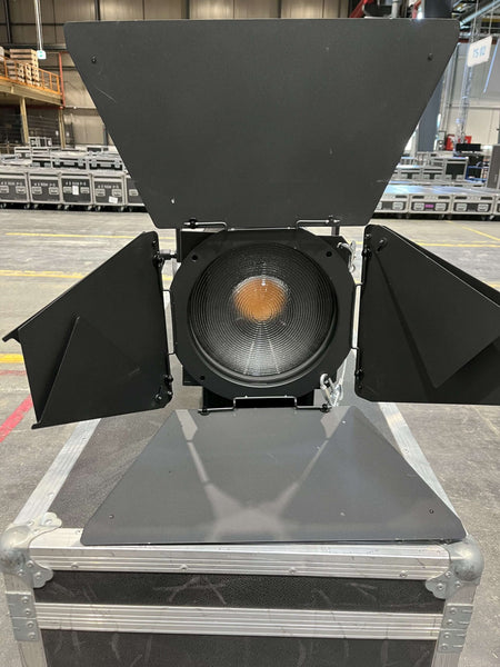 Cameo F4T LED Tungsten Fresnel Spotlight – 3200K, 12–40° Zoom