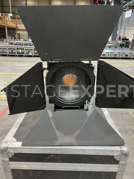 Cameo F4T LED Tungsten Fresnel Spotlight – 3200K, 12–40° Zoom