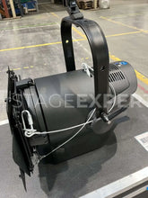 Load image into Gallery viewer, Cameo F4 D Daylight LED Fresnel, 520W, CRI 96 | Stage Experts
