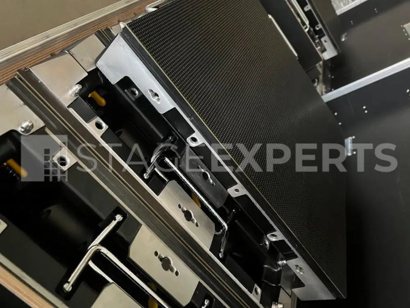 DMT E3.9 Indoor LED Wall – 104 Modules with Control