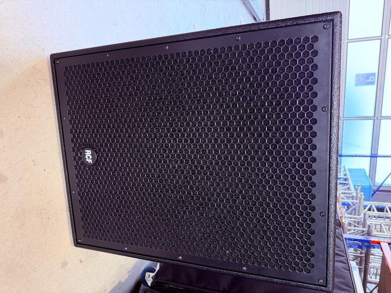 RCF SUB 8004-AS 18" Active Subwoofer incl Cover & Bluewheels