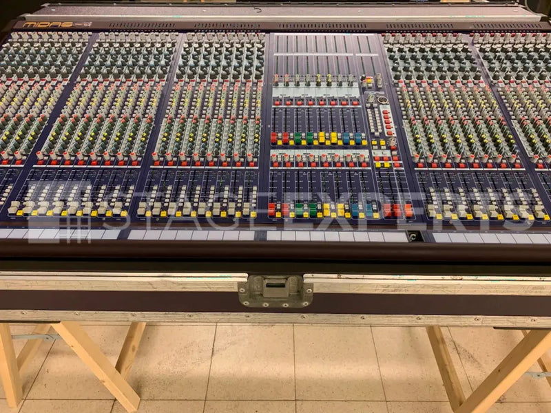 Midas Siena 400 – 40ch Analogue Console, Case & Lights