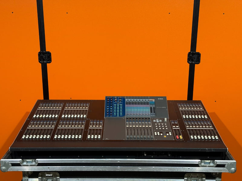 Yamaha M7CL-48ES V3 Digital Mixing Console + Flight Case