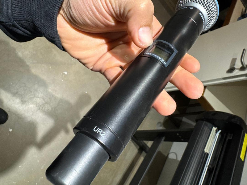 Shure UHF-R+ UR4D+ H4E Set with 2x UR2 Wireless Handhelds